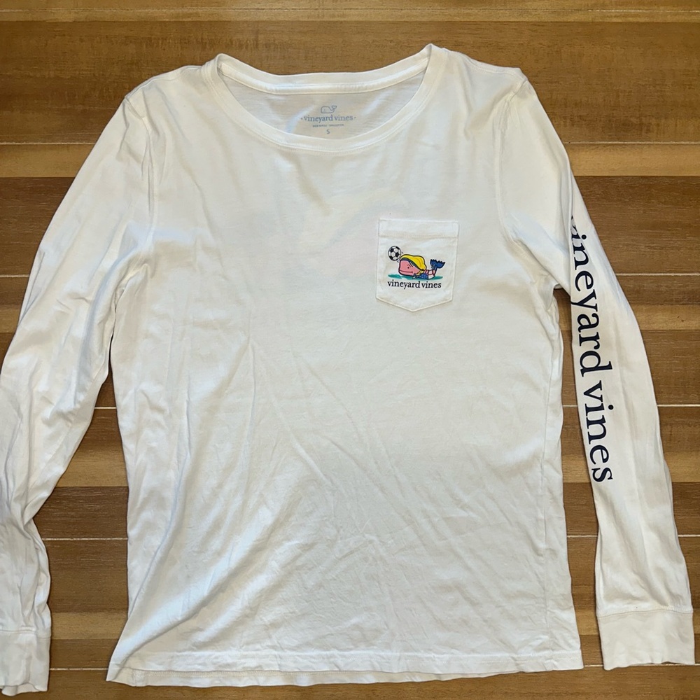 Vineyard Vines Womens long sleeve Soccer shirt Size Small Color White